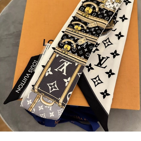 💝 Louis Vuitton Bandeau Silk Scarf Monogram BB Let’s Go M76442 Boxed 💝 - Picture 5 of 7